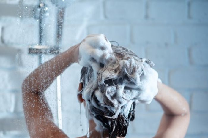 Berapa Kali Anda Perlu Mencuci Rambut Seminggu?