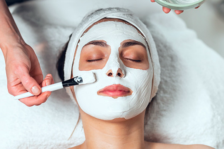 Masker Pisang & Susu – Melembapkan & Mencerahkan?
